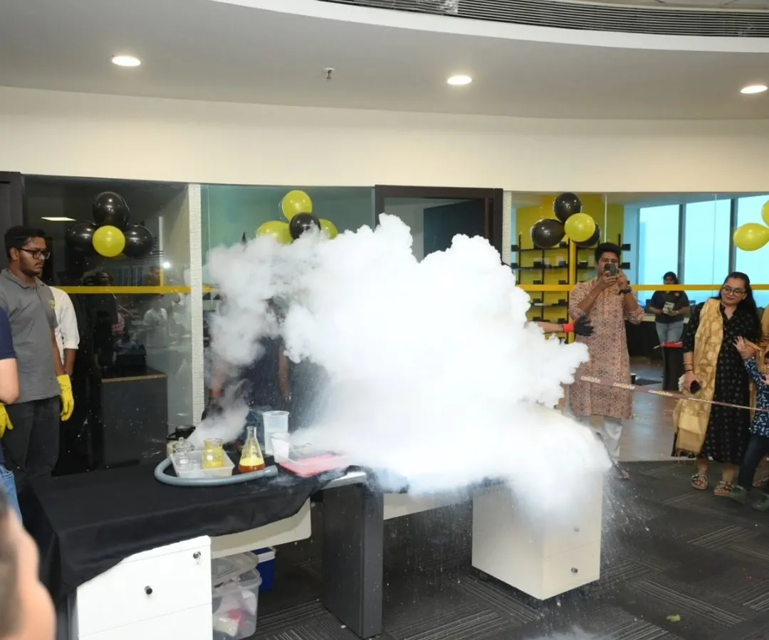 This is where science looks like magic. Our live science shows, featuring spectacular experiments like this dry ice cloud burst, are designed to capture the imagination of the entire audience, leaving everyone wide-eyed with wonder.