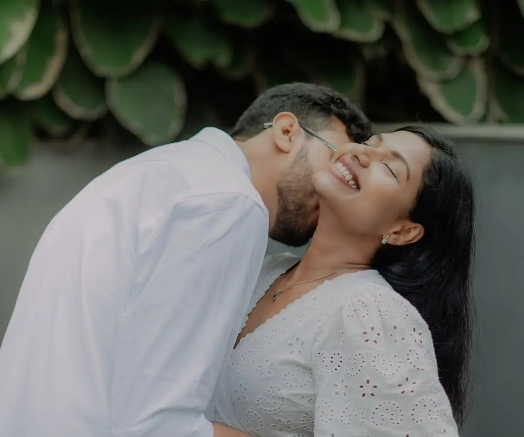We live for these in-between moments. Not a pose, just pure, uninhibited joy. A candid couple photoshoot is about capturing the way you connect when you forget we're even there.