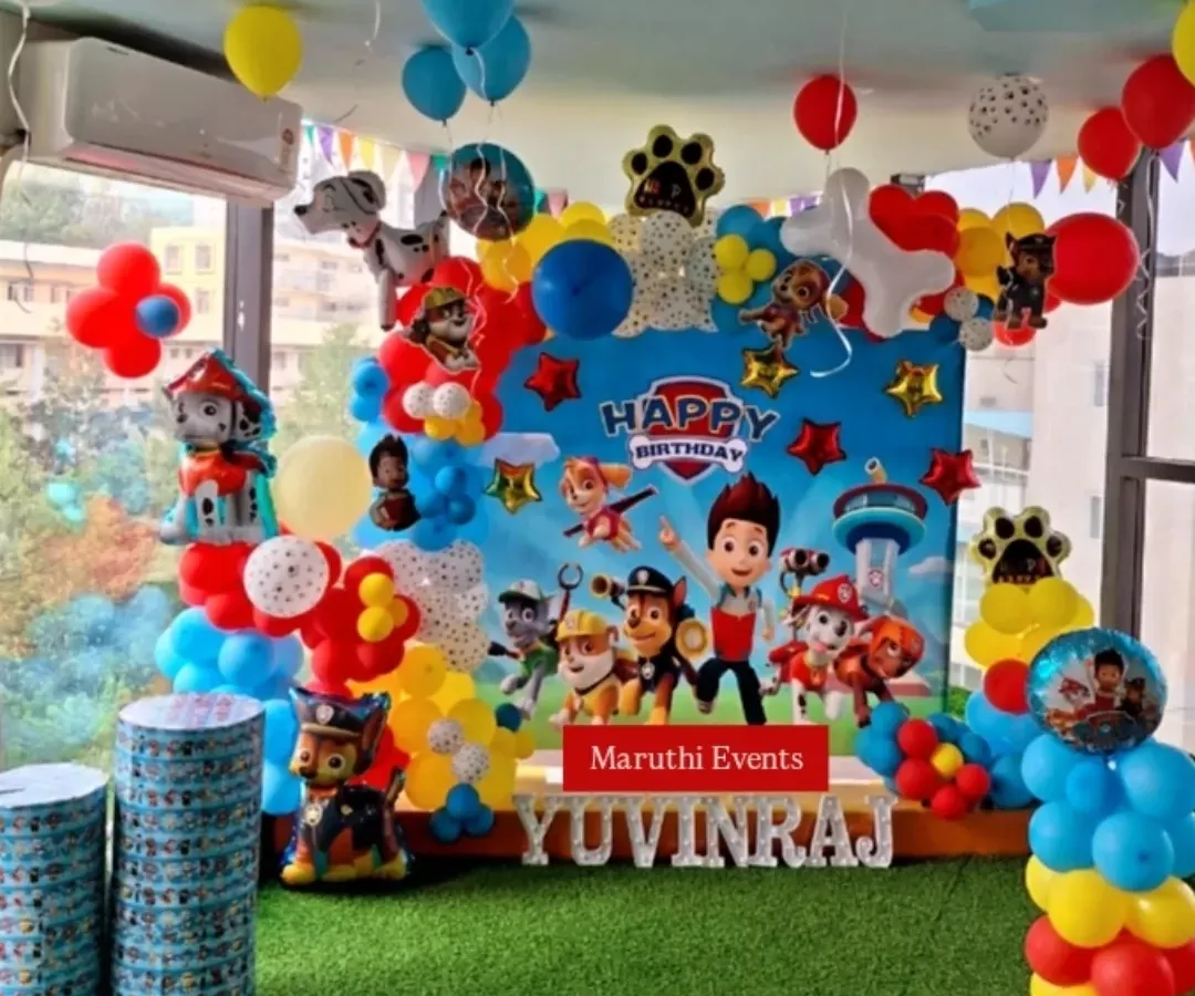 No job is too big, no pup is too small for this Paw Patrol birthday bash! This popular theme features a vibrant backdrop with the whole crew, character balloon sculptures, and custom-printed stands, all set up for an action-packed celebration.