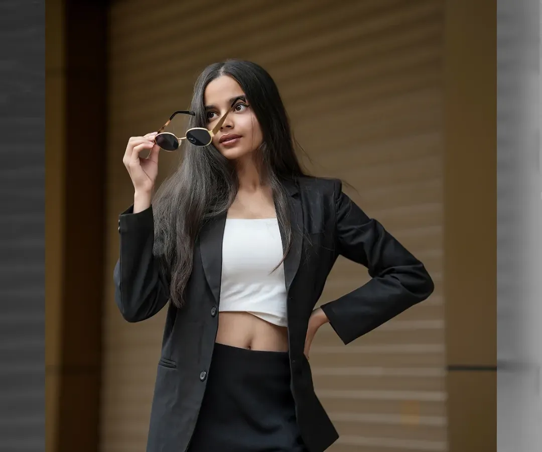 Capturing the modern boss-babe energy on the streets of Mumbai. This is for the influencer or brand that owns their power. The focus is on creating a chic, confident look with clean lines and an urban backdrop.