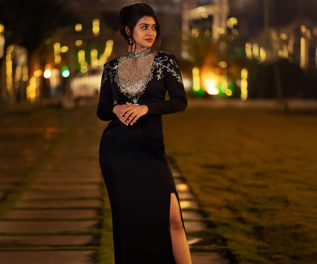 Capturing the perfect moment under the lights. This outdoor evening shot of actress Sanjanaa Anand shows my approach to event and lifestyle photography, using ambient lighting to create a moody and elegant portrait.