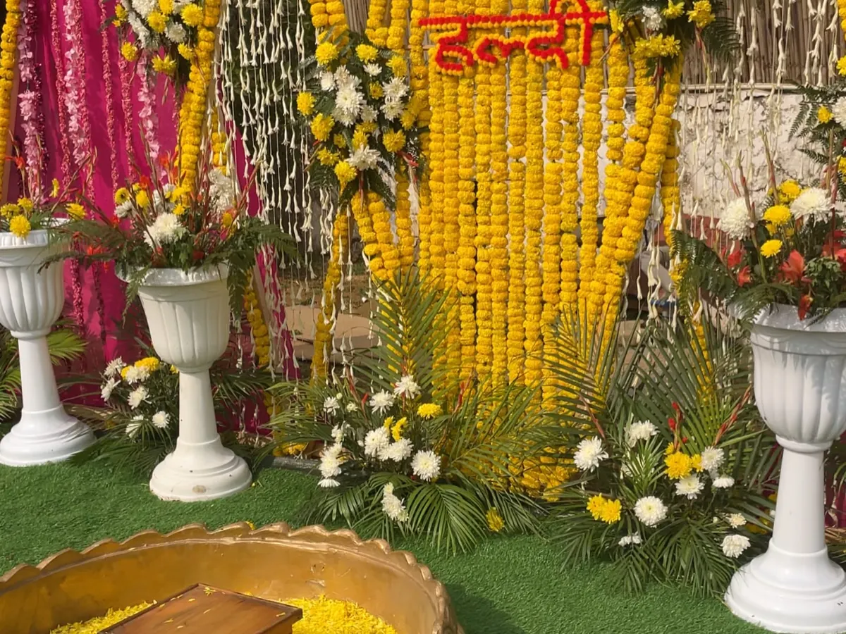 I host vibrant Haldi ceremonies that are full of color and joy. My lawn space can be transformed with traditional marigold and floral decor to create the perfect setting for your pre-wedding celebrations.