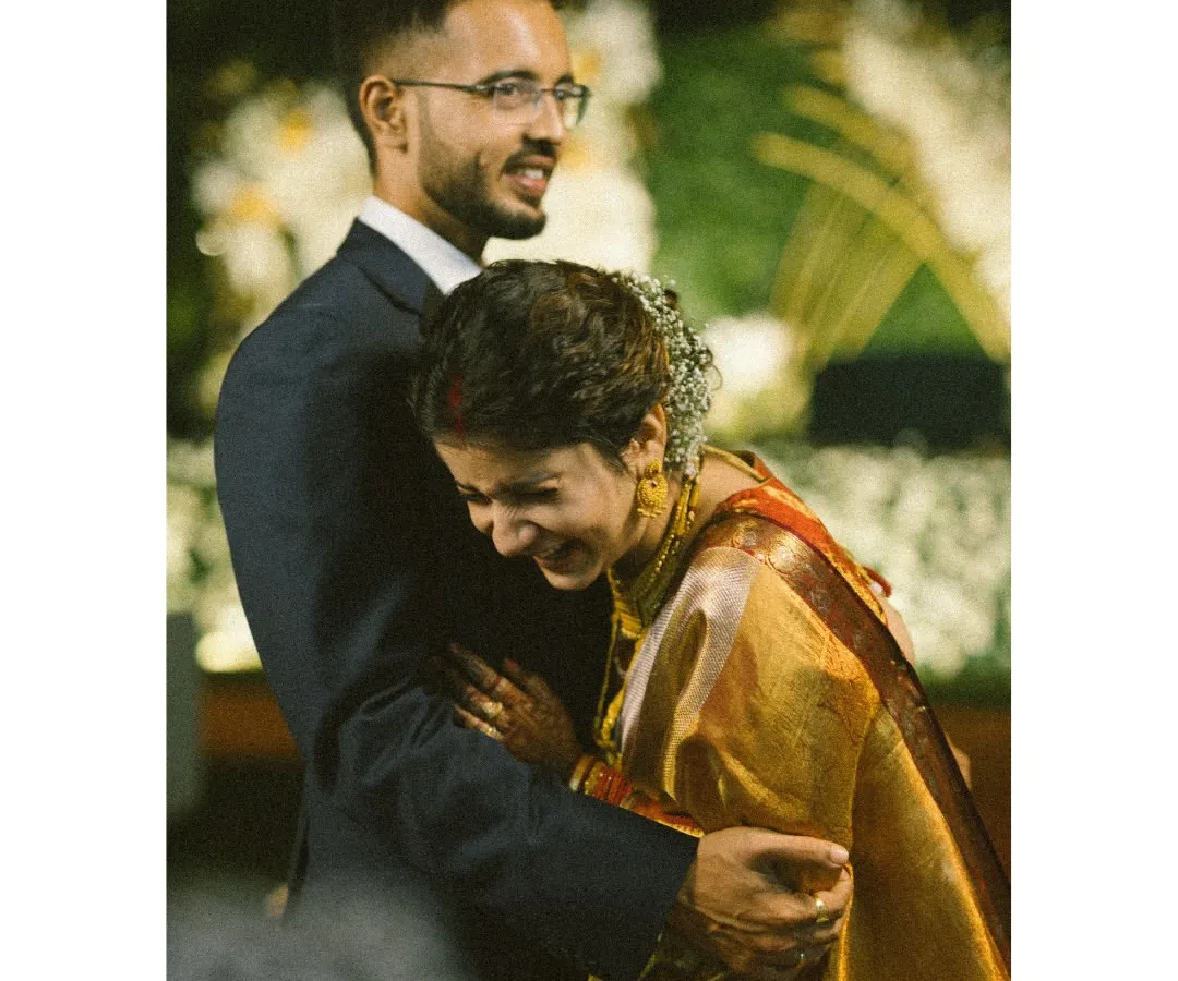I live for these unscripted moments. The laughter that comes from deep within, the comfort of a familiar embrace after a day of beautiful chaos. This is the kind of love that has weathered time and distance, a bond so steady it needs no words. My goal is to become a quiet observer, allowing you to be yourselves so I can capture the real story of your connection.