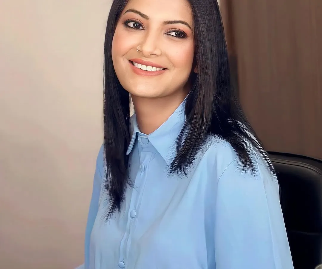 Getting a speaker ready for a TEDx talk requires a special touch. I designed this makeup and hair to be impactful yet natural, ensuring she looked poised and confident under the bright stage lights. This camera-ready makeup is perfect for any public speaking engagement.