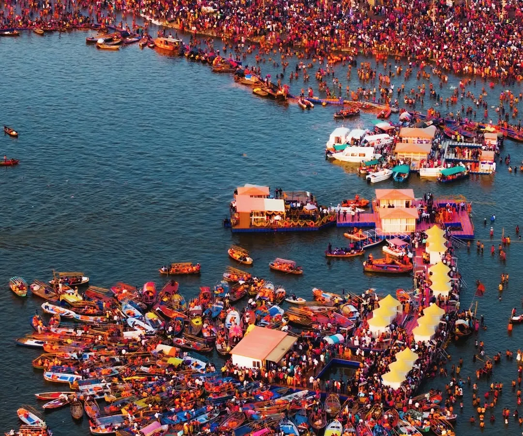 Capturing the Mahakumbh Mela from above is an experience of a lifetime. This frame shows the Triveni Sangam at Prayagraj, not just as a gathering, but as a living, breathing symphony of faith with countless boats and devotees.
