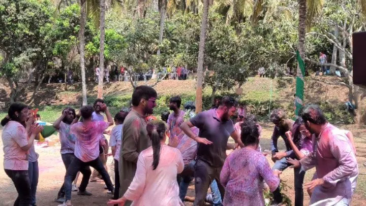 We believe corporate events should be genuinely fun. Here, employees from Giva Jewellery enjoy a high-energy Holi celebration we organized, complete with music and a lively outdoor setting designed to encourage team bonding and create lasting memories.