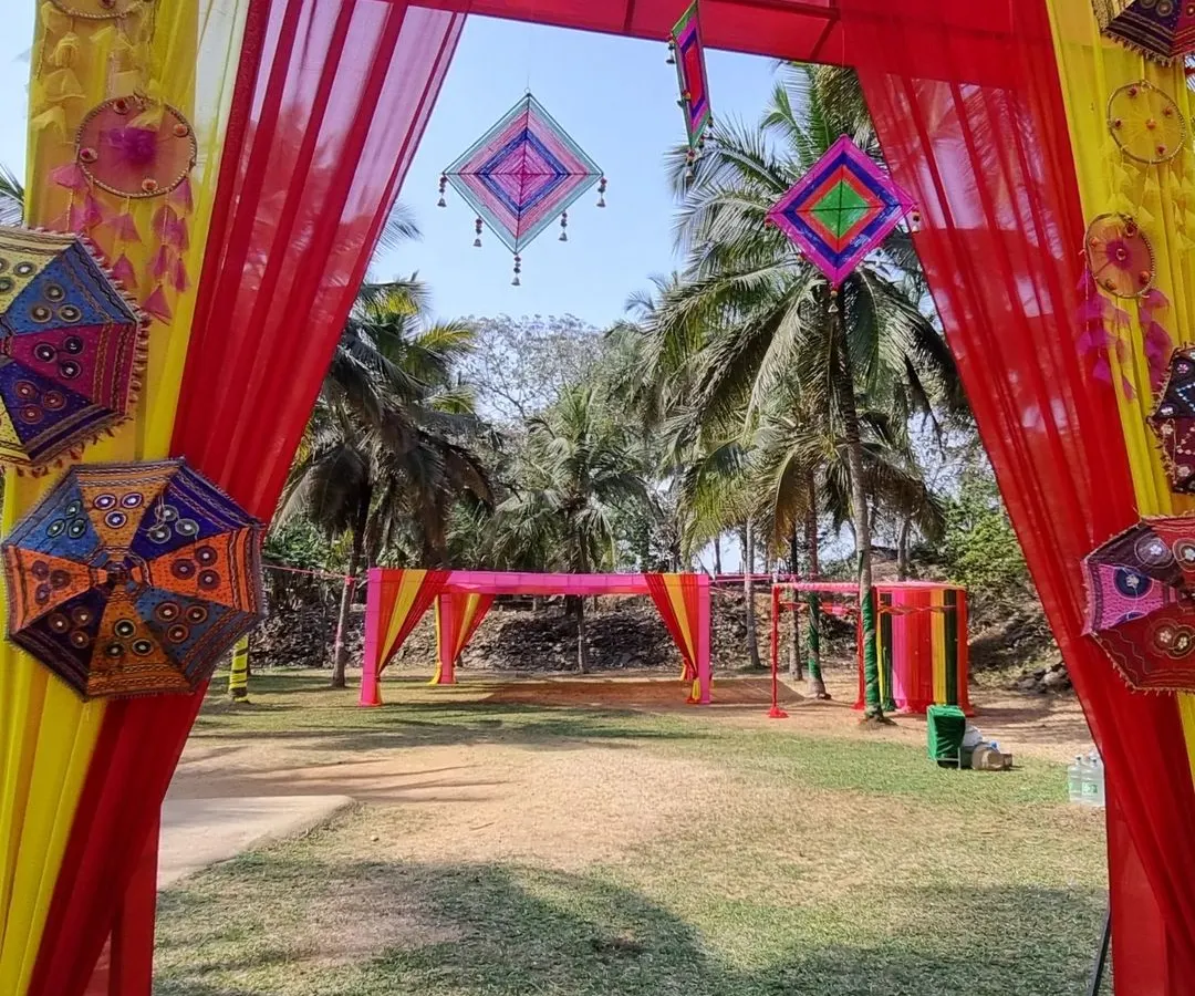 This grand entrance set the tone for a vibrant corporate Holi party. We used colorful drapes, traditional Rajasthani umbrellas, and intricate hangings to create an immersive and festive welcome for all the guests.