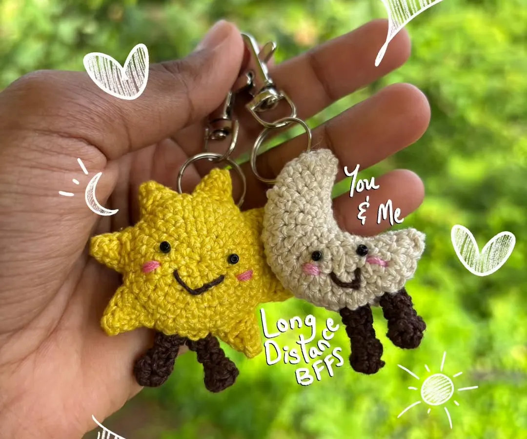 The perfect matching gift for your long-distance bestie. This sun and moon crochet keychain set is a reminder that you're always connected, no matter how far apart. A cute accessory for you and your favorite person.