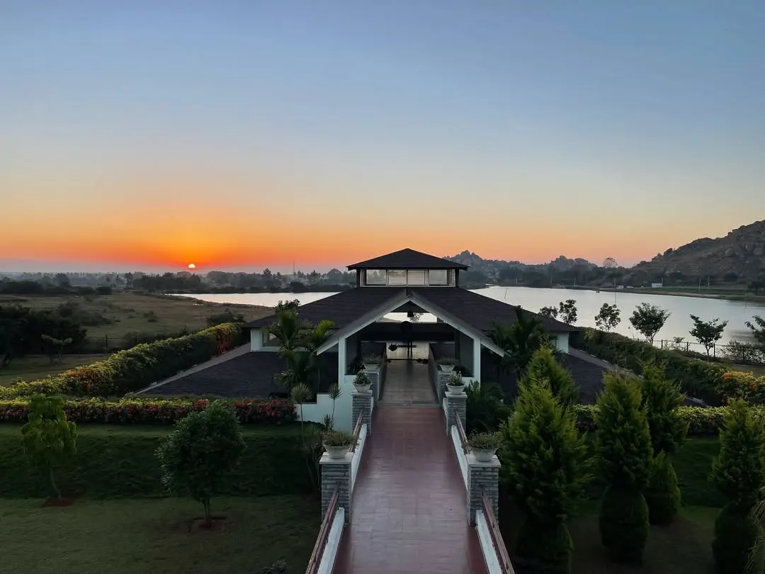 Witness the start of a new day and a new you. The sun rising over the tranquil lake and our peaceful retreat is a daily reminder of the beauty of a fresh beginning, a core part of the healing journey we offer.