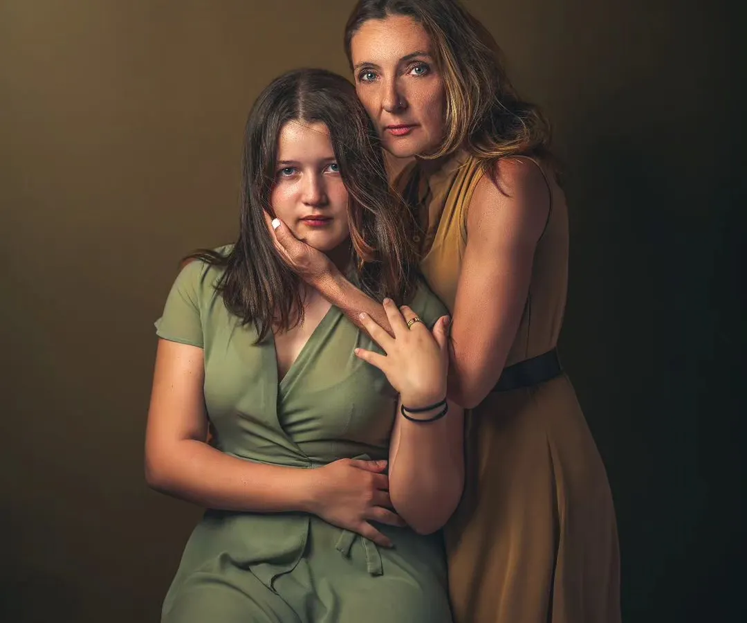 In the studio, we can create something truly timeless, like a classic painting. This portrait of Petra and her daughter Maja has a quiet strength and complexity that I find so beautiful. It’s a testament to the evolving, magnetic bond between a mother and her daughter.