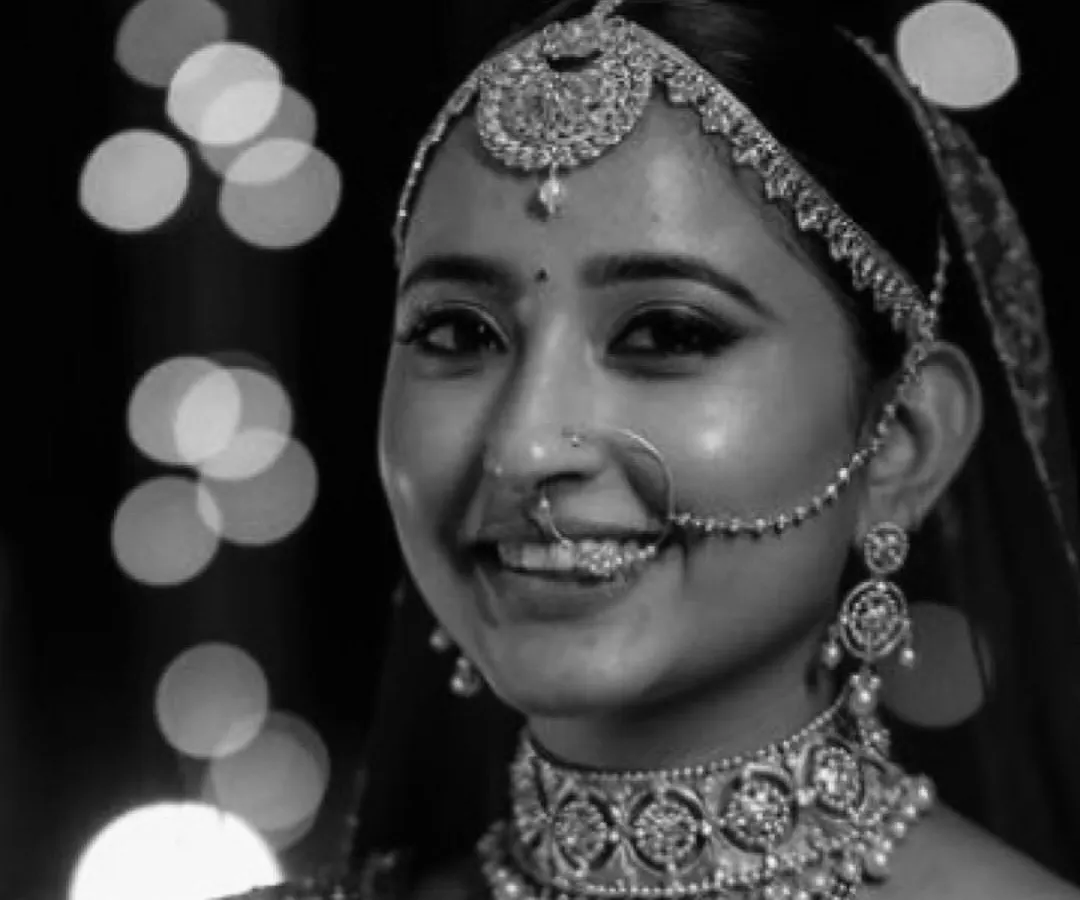 Here is one of our beautiful brides, Chandrika, on her wedding day. This image captures the joy and confidence that comes from wearing jewellery that feels truly personal and perfectly complements the moment.
