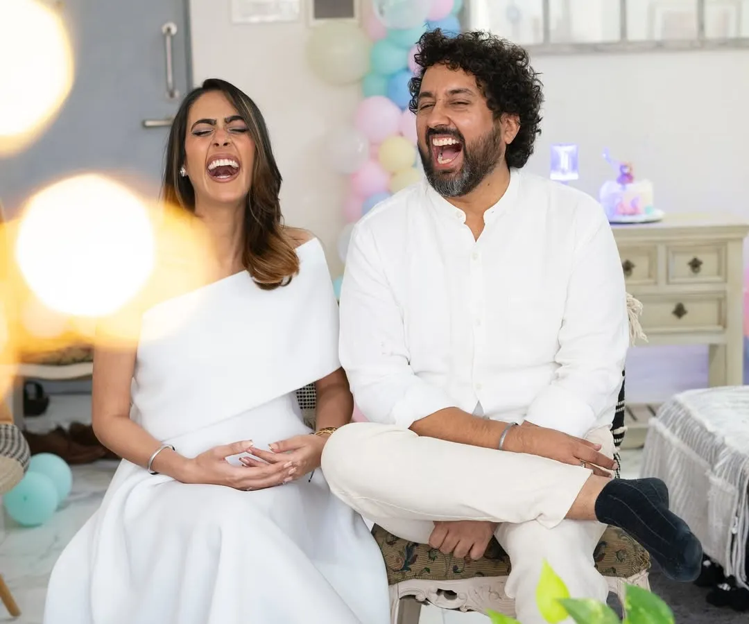 The best moments are the unposed ones. This burst of laughter during a baby shower is what it's all about. My goal is to be a quiet observer, capturing the real happiness and candid interactions as they unfold naturally.