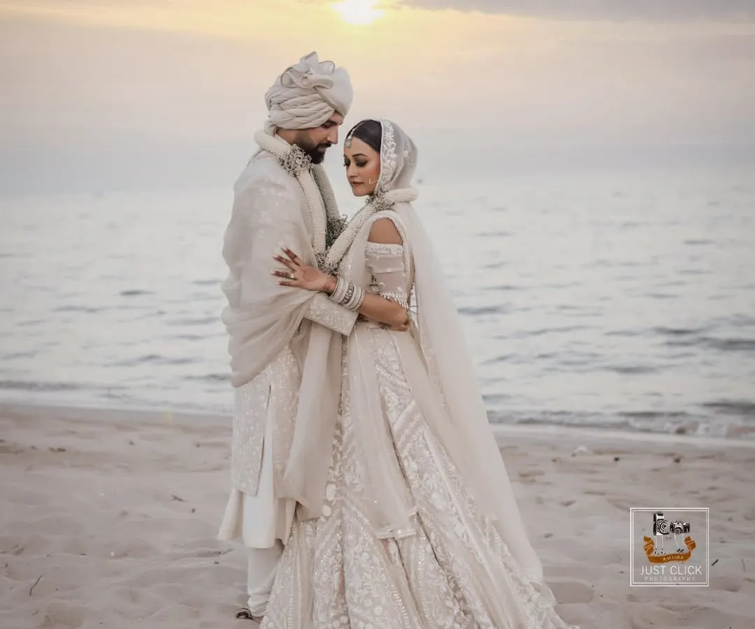 A serene sunset embrace on a Thai beach. This shot highlights my work in international destinations, creating timeless, romantic portraits for couples.