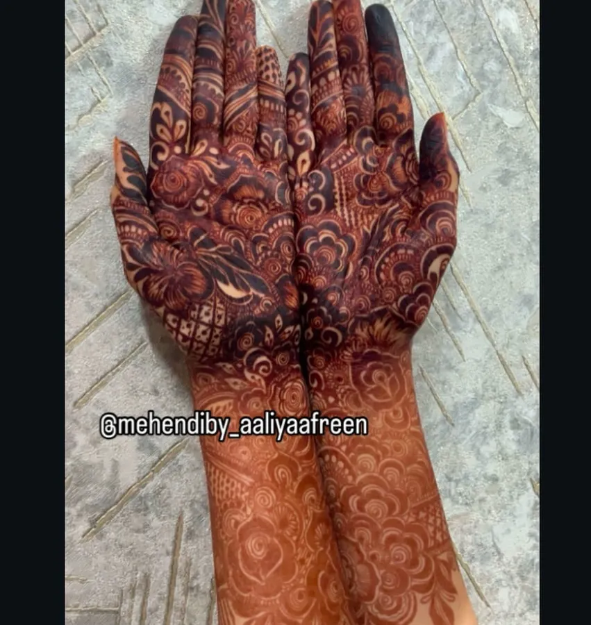 The stain is everything! This is the deep, rich maroon color you can expect from my homemade, natural henna cones. I always share stain pictures so you know the beautiful result you'll get.
