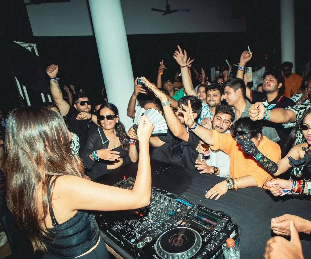 It's all about the connection. When the crowd gives me energy, I give it right back. This is what it looks like when we're all locked in, sharing a moment on the dance floor in Pune.
