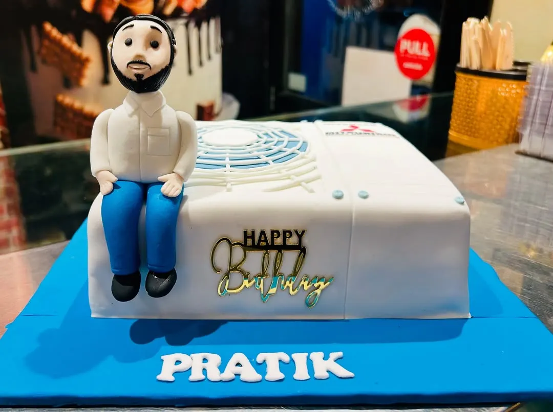 For this corporate event, I created a hyper-realistic cake replica of a Mitsubishi air conditioner unit. These 3D product replica cakes are perfect for product launches or celebrating the team behind the brand.