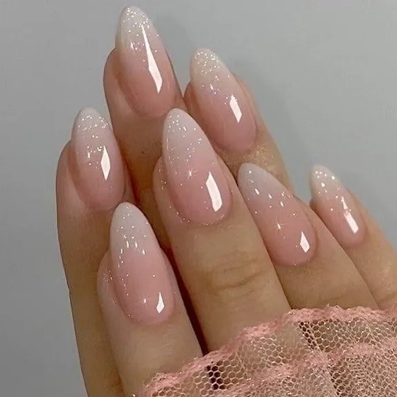 The baby boomer or nude ombre look is one of the most requested styles in any professional salon. In my course, I teach you how to create this seamless, sparkling gradient that works beautifully for everyday wear and bridal looks.