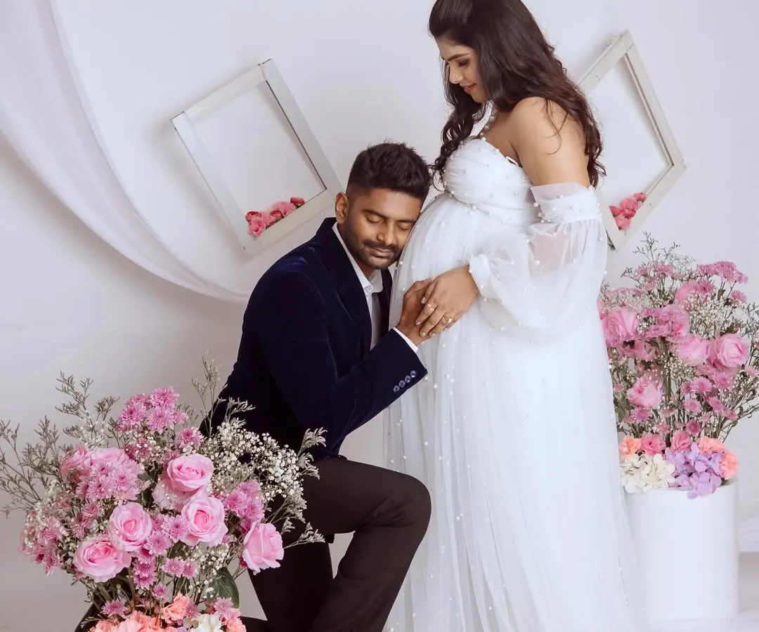 One of our favorite couple maternity poses. There is something so tender about a partner listening to the baby bump, a quiet moment of connection that we feel so lucky to capture.