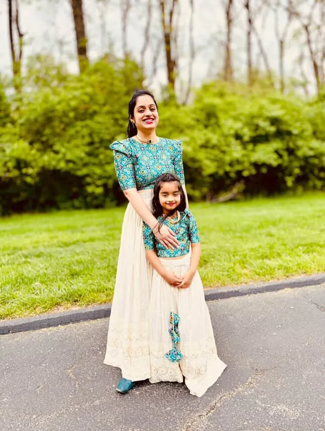 I create special matching outfits for mothers and daughters. These moments are so precious, and having a coordinated look makes them even more memorable.