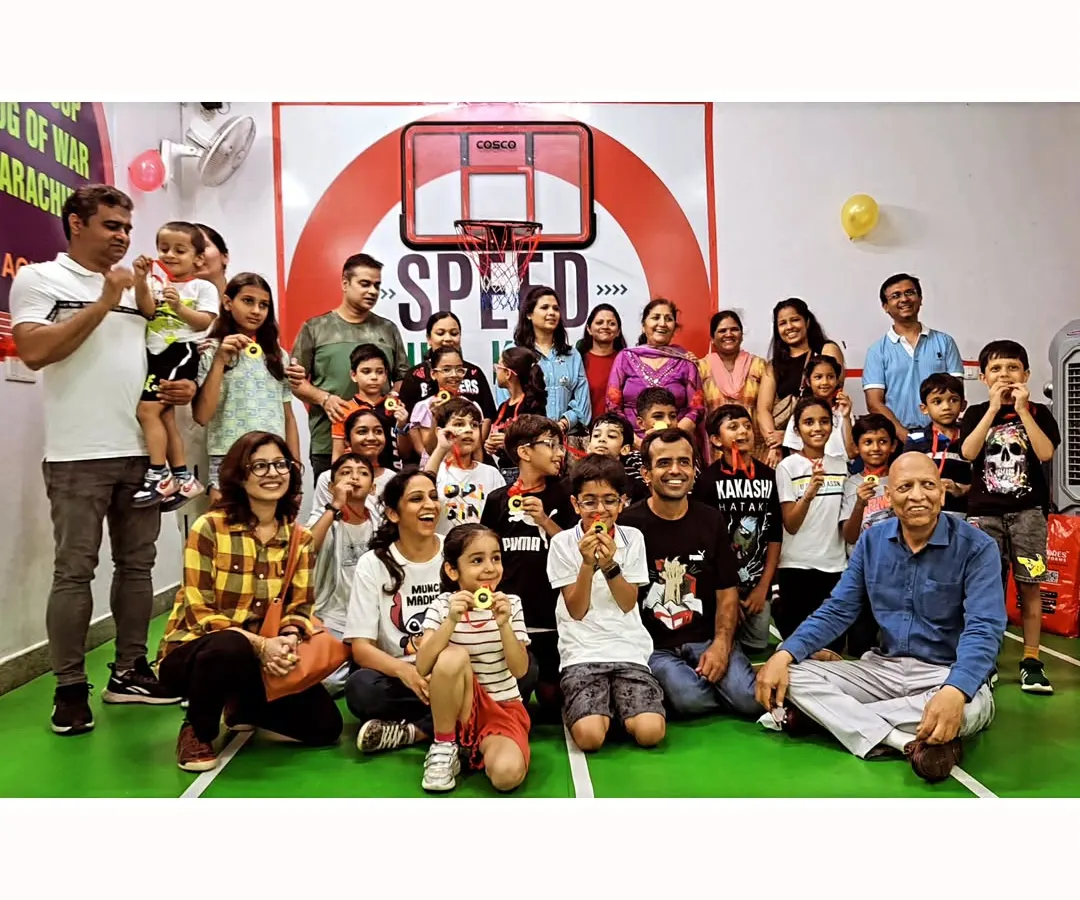 Look at those smiles! This is the best part of our job, seeing a whole party of kids and their parents celebrating together. Here, every child is a champion and gets to feel the thrill of the games.