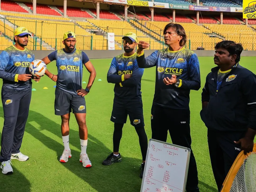 Strategy is everything. Here I am with the Mysuru Warriors, breaking down the game plan on the whiteboard before a crucial match. We leave no stone unturned in our preparation.