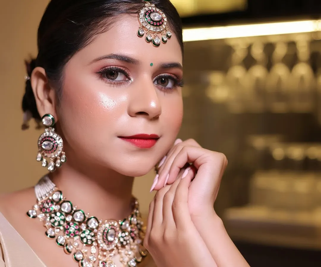 Seeing my designs come to life is the best feeling. Here is one of my premium moissanite and kundan necklace sets, beautifully styled for a wedding or grand occasion. It shows how the piece sits elegantly and complements a traditional outfit, giving you that perfect regal look.