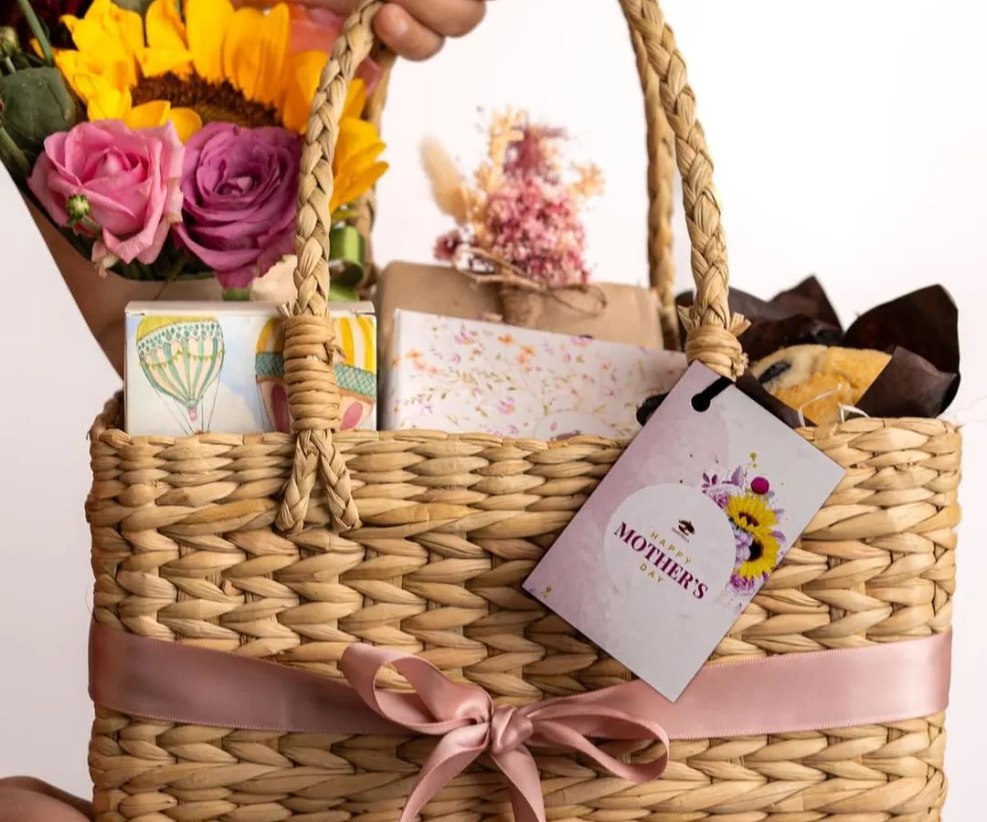 This is what a warm hug in a basket looks like. I put so much love into curating these Mother's Day gift hampers, complete with fresh flowers and handmade treats, to make sure every mom feels cherished.