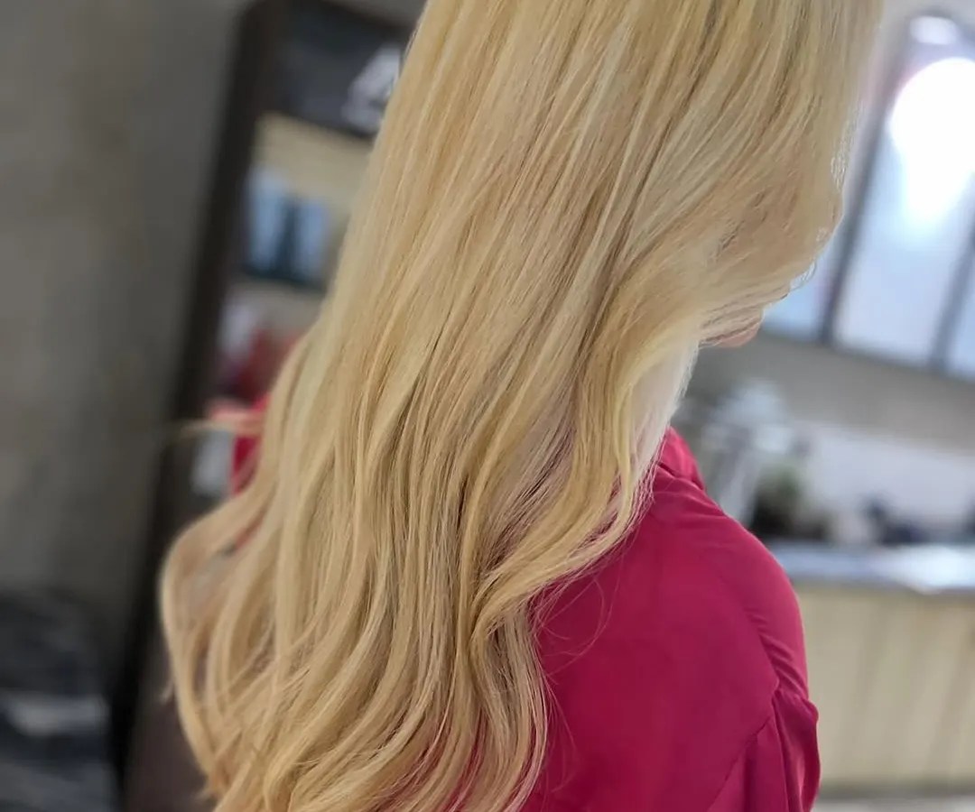 This was an 8-hour color correction journey to a seamless, beautiful blonde. It takes patience and precision to lift color safely, but achieving this stunning, healthy result is my ultimate goal for any major transformation.