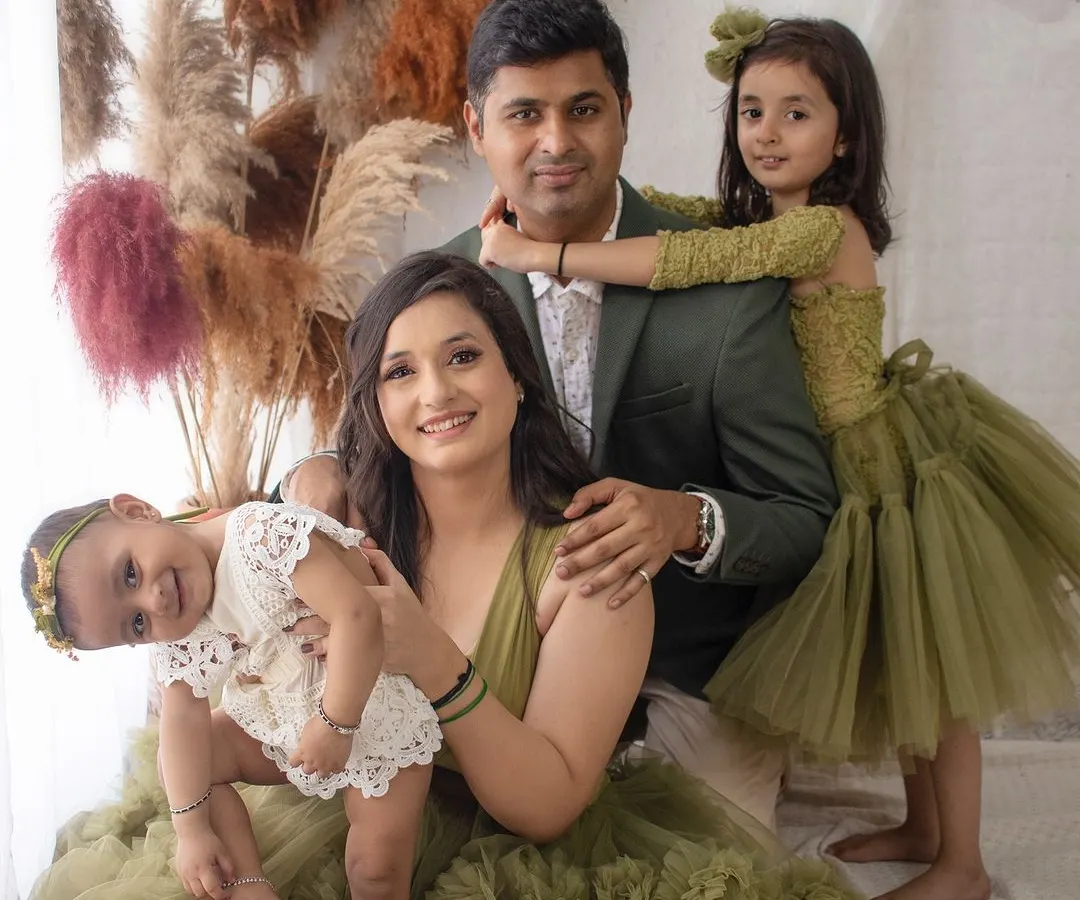 A beautiful family portrait session, coordinated in lovely olive tones. I focus on capturing the genuine connection and love between family members.