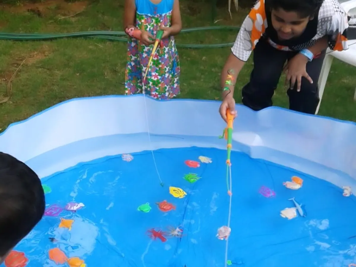 The magnetic fishing game is always a hit with the little ones. I set up a small pool filled with colorful fish, and kids use magnetic rods to try and catch them. It’s a simple, safe, and engaging activity for toddlers and young children at birthday parties.