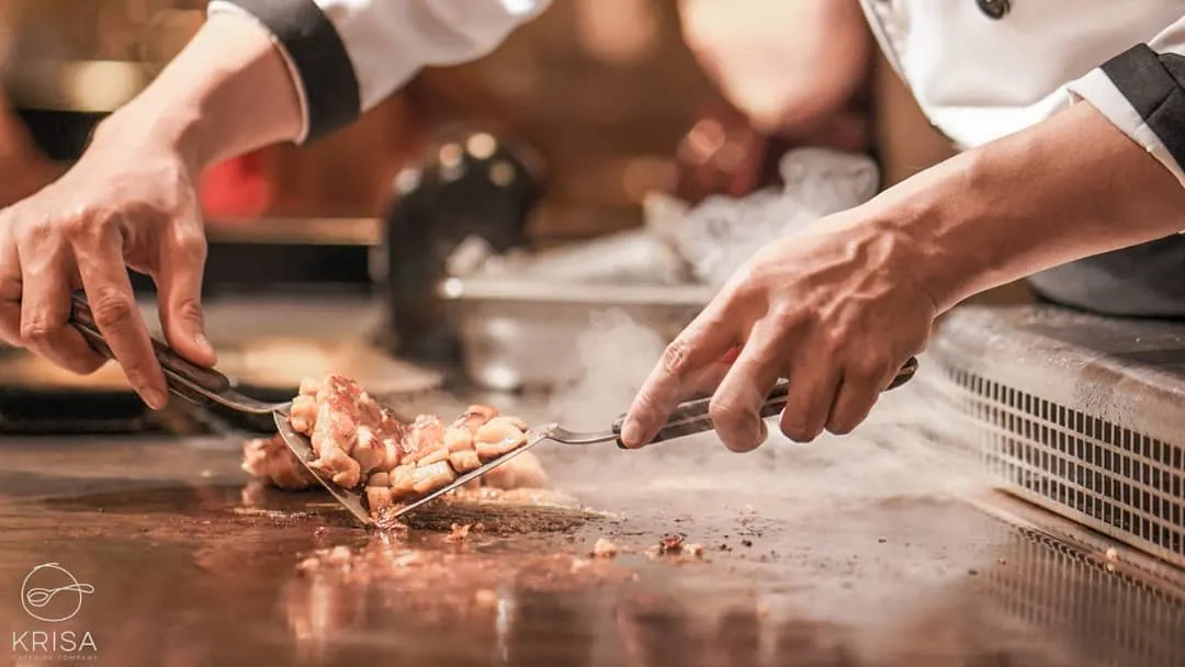 The thrill of live cooking at a Japanese Teppanyaki station. Our chef expertly prepares sizzling dishes right before the guests, adding an element of entertainment and ensuring every bite is incredibly fresh. This is a popular choice for weddings and cocktail nights.