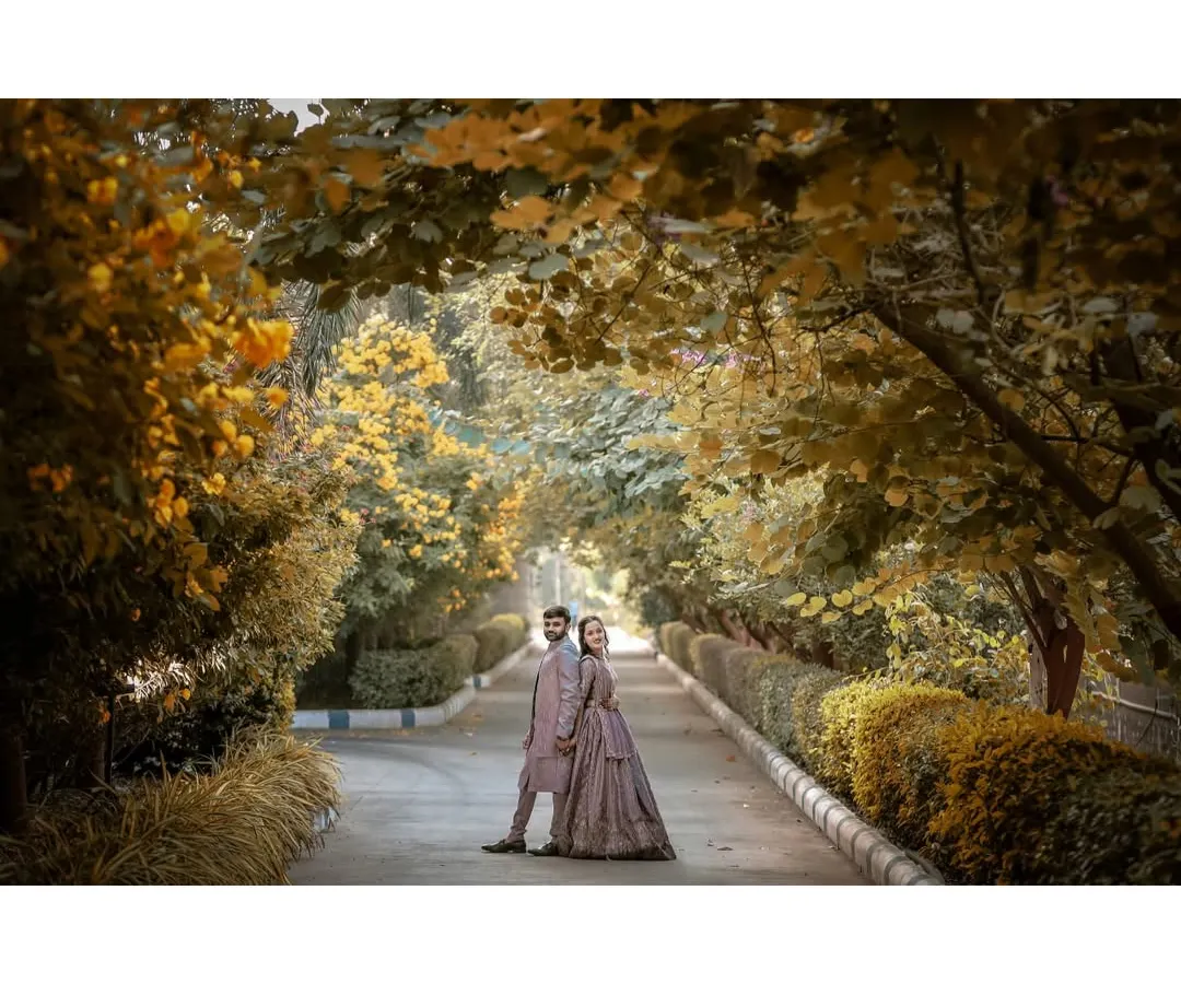 A simple walk can become a beautiful memory. I focus on natural couple portraits in stunning outdoor locations, making you feel comfortable and capturing your love organically.