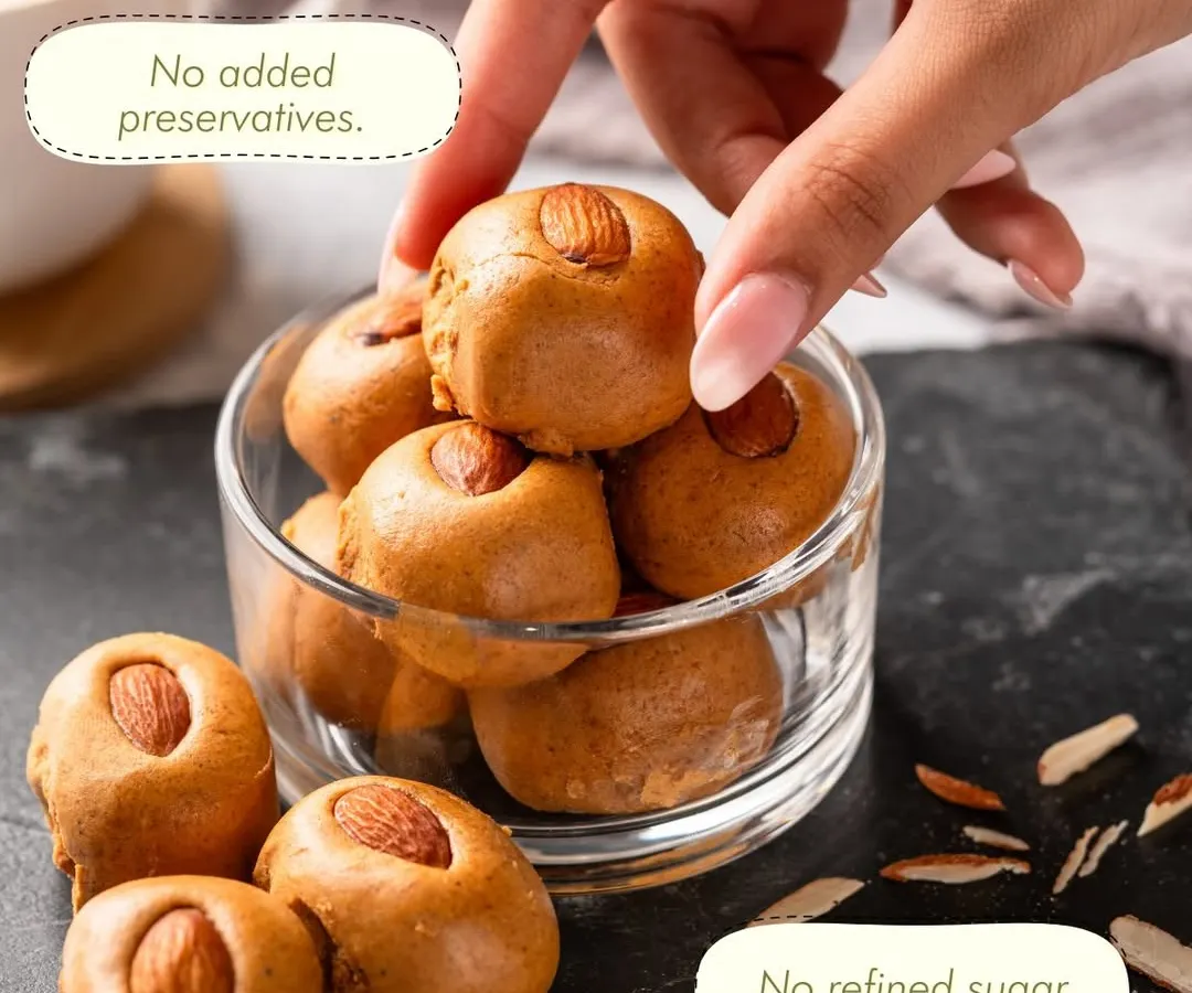 I believe in snacking the clean way. My Besan Laddoos, like all my sweets, are made with 100% thoughtfully chosen ingredients. This means no added preservatives and no refined sugar, just real nourishment and homemade comfort in every bite.