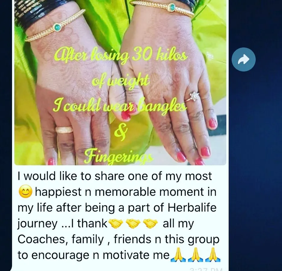 For many of my clients, success isn't just about the number on the scale. It's about the small, happy moments, like being able to wear old jewelry again after losing 30 kilos. This is the kind of personal victory I help you achieve.