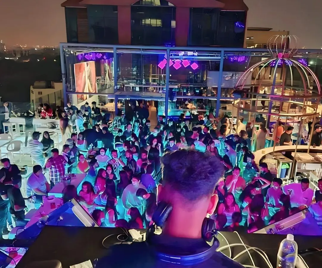 My view from the decks at Skyye, UB City. Commanding the energy of a packed rooftop party with the Bengaluru skyline as our backdrop is an unmatched feeling.