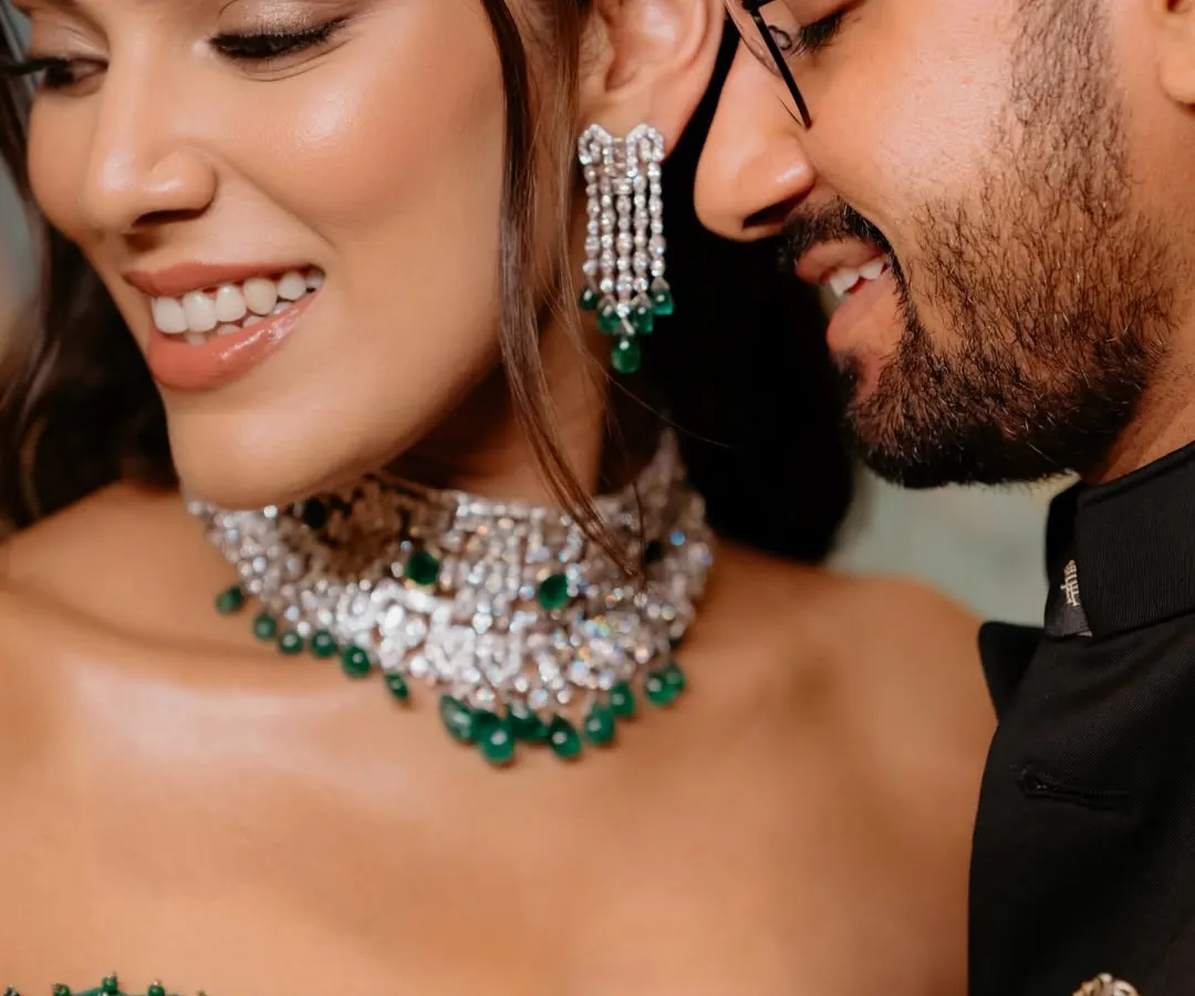 I love capturing the glow in these candid moments. For this reception look, the focus was on luminous skin and soft glam that felt effortless and comfortable, allowing the bride to shine in her beautiful emerald gown.
