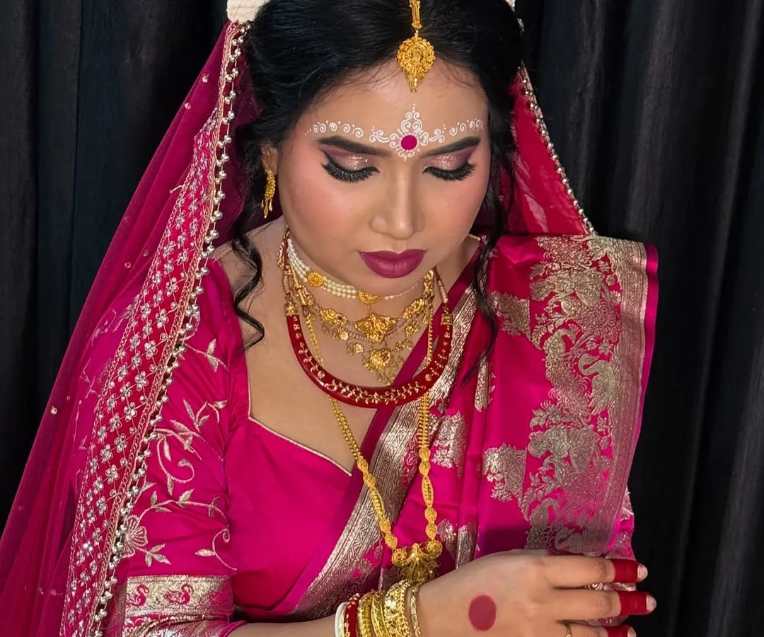 I have a special place in my heart for traditional Bengali bridal makeup. From the intricate chandan art to the bold eyes that complement the mukut, I create an authentic and graceful look that honors your heritage.