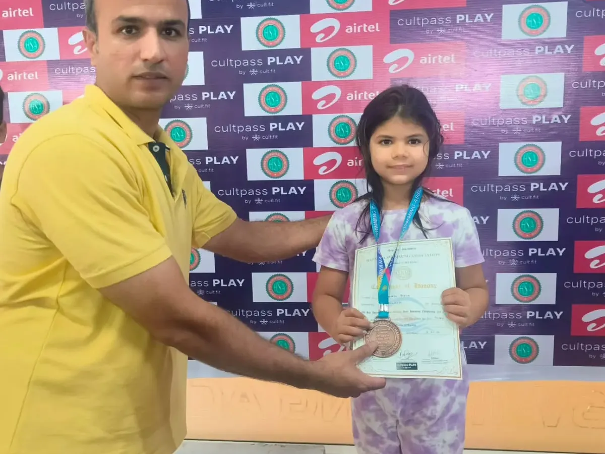 This is the result of hard work. I am proud to see my student win a bronze medal at the State Swimming Championship. My training is not just about speed, it is about racing smart to win.