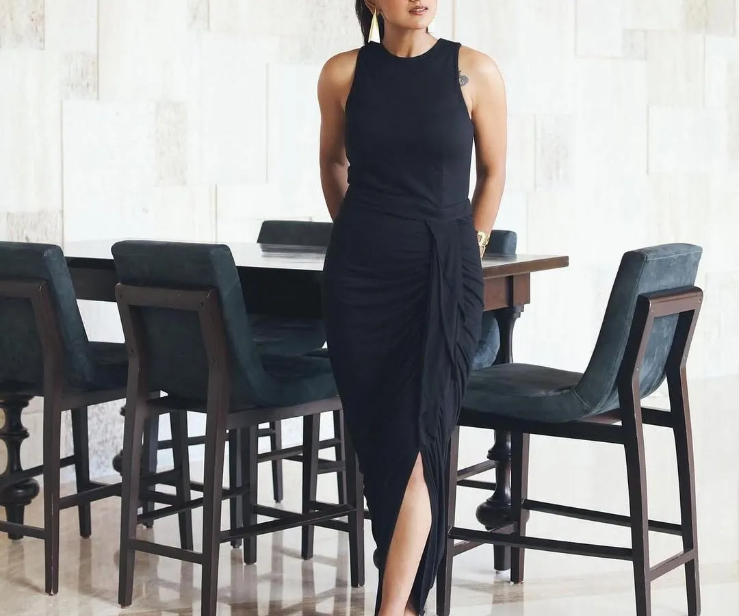 It was a pleasure styling the gorgeous Shraddha Srinath for her film promotions. For this look, we chose a powerful yet elegant black dress that combines a modern silhouette with classic style, ensuring she looked stunning for the cameras.
