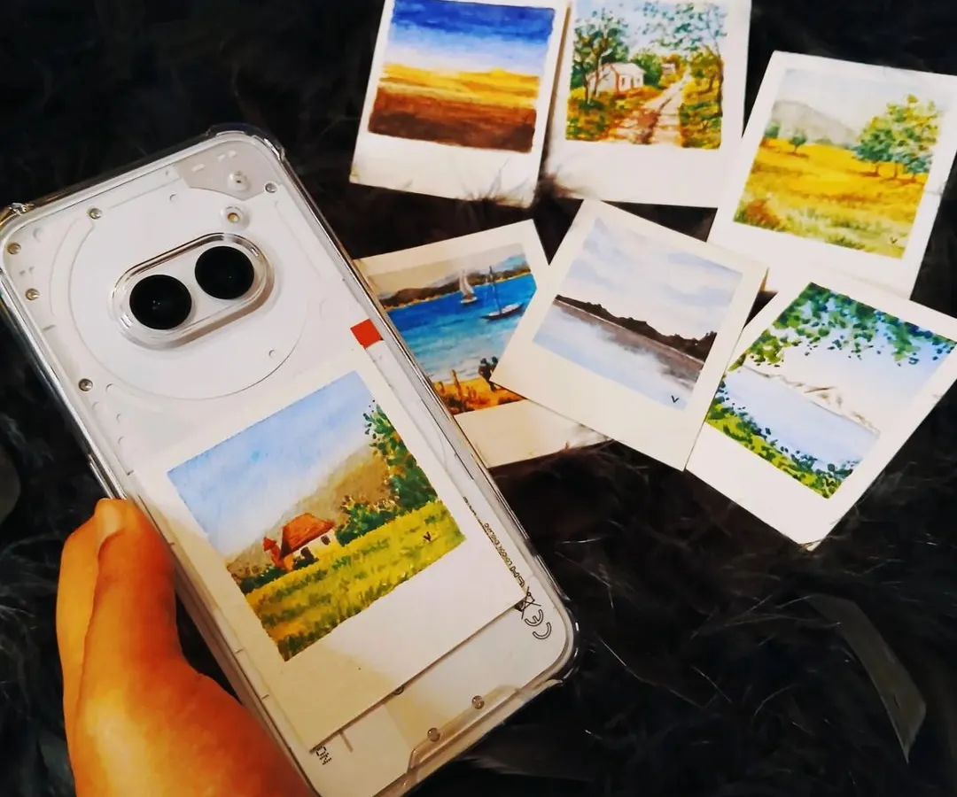 Here’s a fun way I love to use my mini watercolor Polaroids. They are the perfect size to slip into a clear phone case, letting you carry a tiny piece of original art with you everywhere you go.