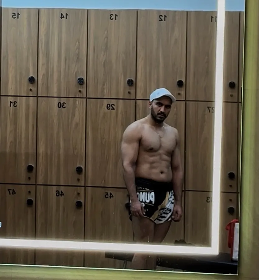 This is the result of a disciplined cutting phase. Following a solid nutrition plan allows you to reveal the muscle you've built. No magic tricks, just consistent macro tracking and smart food choices.