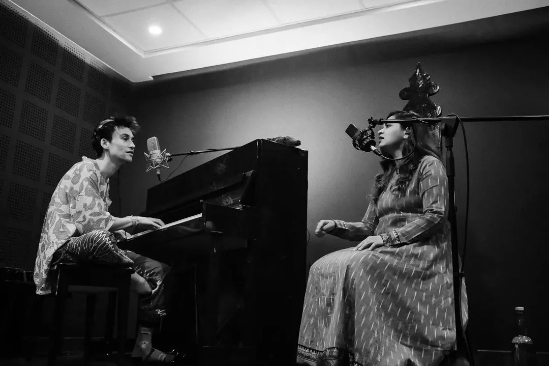 One of the most surreal evenings in the studio, creating music with the genius Jacob Collier. Moments like these are what I live for, where different musical minds connect and something truly magical happens. This is the kind of deep, harmonic exploration I bring to every collaboration.