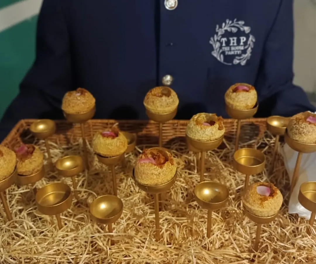 We love getting creative with food. Here’s our special take on golgappas, served in a unique way that always gets guests talking. It’s all about making your party memorable.