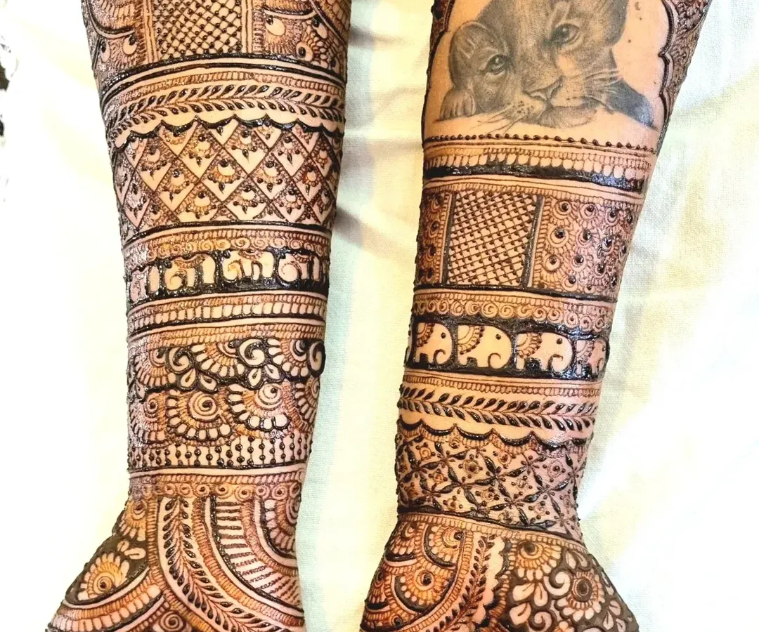 Your mehndi should tell your story. This bride was a huge fan of The Lion King, so I incorporated a portrait of Simba into her full bridal henna. I can add any custom motif that is special to you.