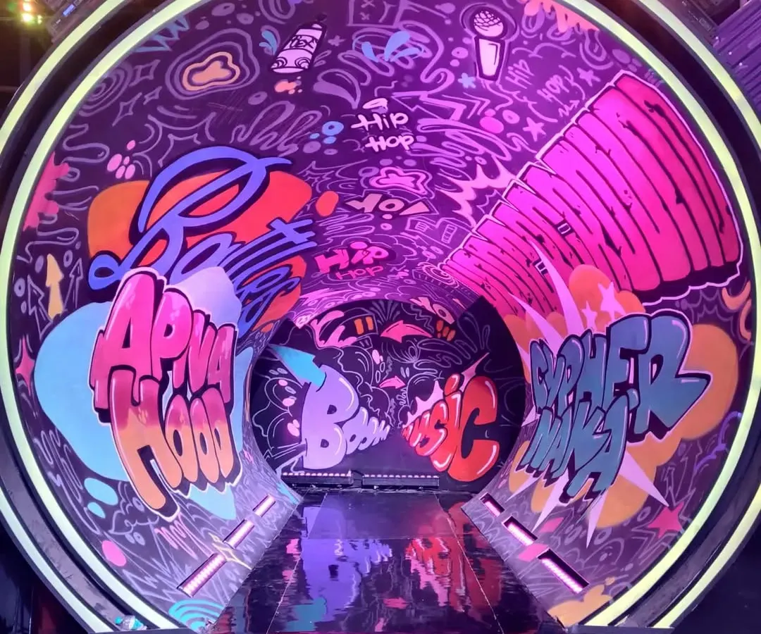 For the "HIPHOP INDIA" show on Amazon miniTV, I designed and painted this immersive graffiti tunnel. The vibrant colors and dynamic lettering created an electrifying entrance for the performers, capturing the raw energy of hip-hop culture.