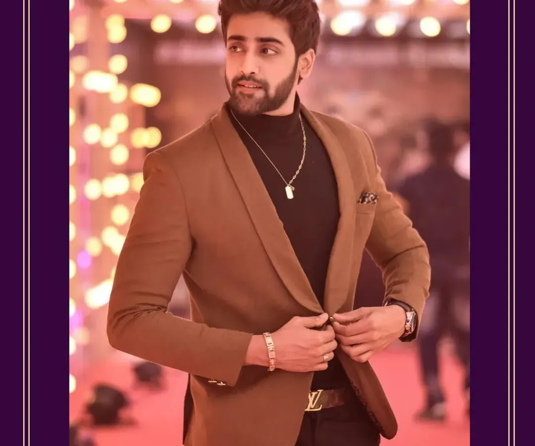 This is the final look I created for the wonderful Swaminathan Anantharaman for the Vijay Television Awards. We chose a sharp brown blazer over a classic black turtleneck for a sophisticated and modern red carpet style that felt both timeless and confident.