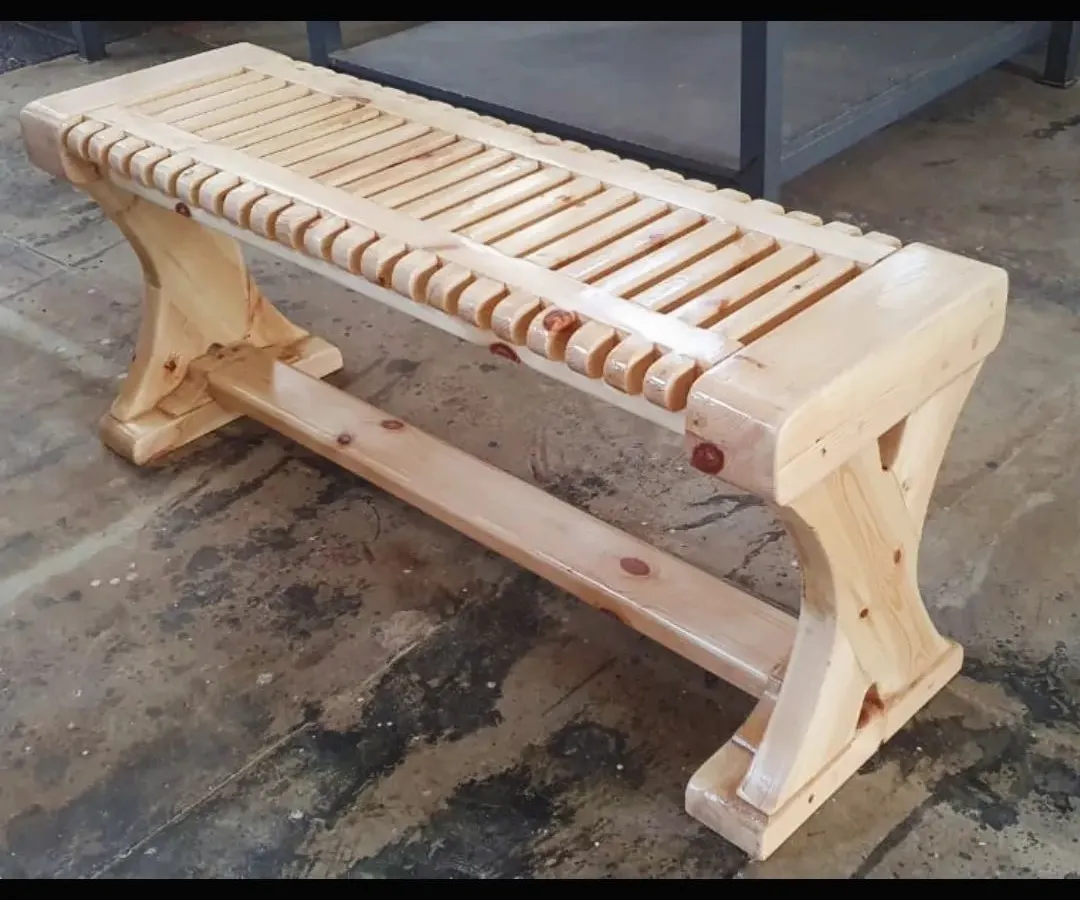 This is the result of dedicated learning: a beautifully finished slatted bench crafted by one of our students. From a 3D design to the final polished product, our courses guide you through the entire creation process.
