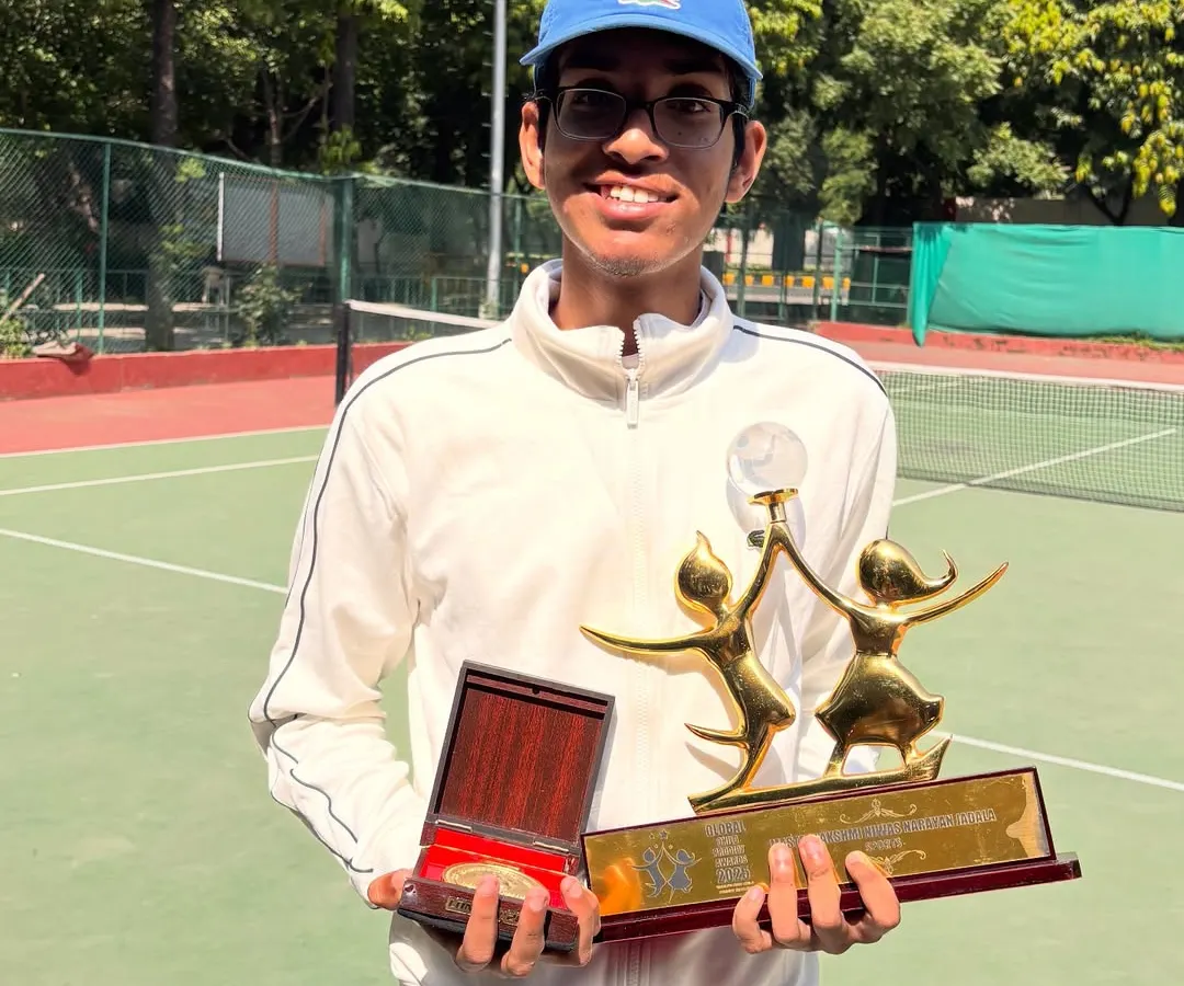 The success continues on the world stage. We are incredibly proud to see Lakshmi Jadala honored with the 2025 Global Child Prodigy Award. This photo captures the joy of a young athlete whose hard work is being recognized internationally.