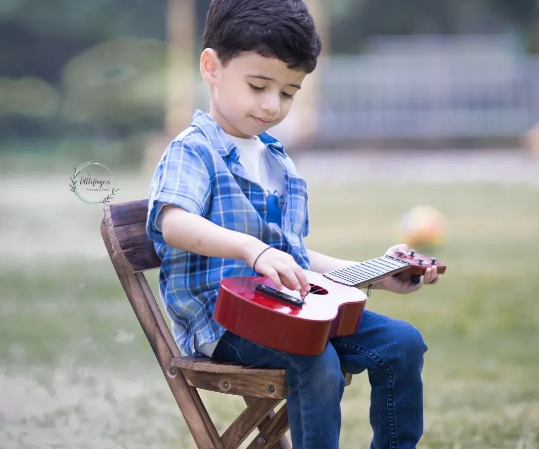 I love watching little ones discover their own rhythm. During my outdoor sessions, I let kids be kids, capturing their natural curiosity and creativity in the beautiful, soft light of the outdoors.