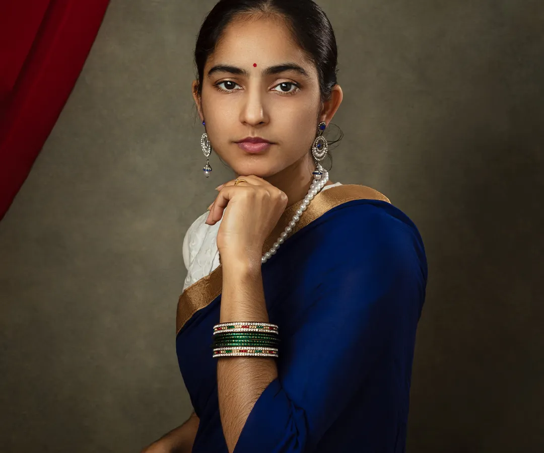This is more than a photograph; it is a story told in light and shadow. Inspired by the classic painters, I create fine art portraits that capture a timeless elegance, turning a fleeting moment into a legacy.